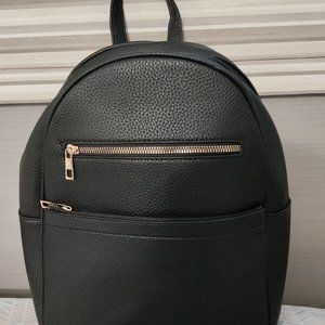 Meet your Posher, Ryan alinaed